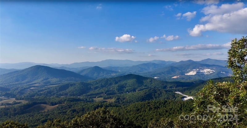 Arrowhead Ridge Rd, Spruce Pine, NC 28777