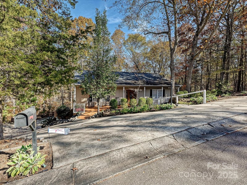 25040 Timberlake Dr, Tega Cay, SC 29708