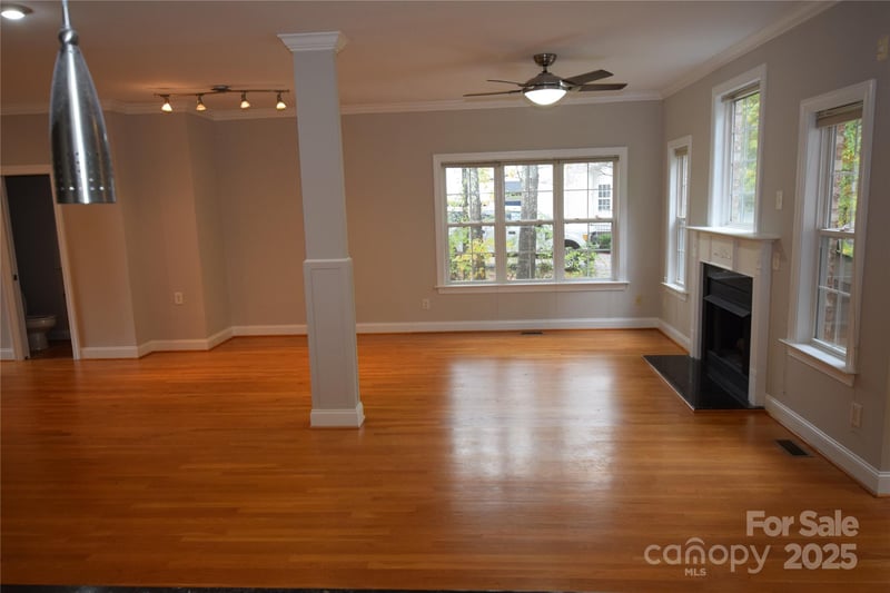 809 Pine Forest Rd, Charlotte, NC 28214