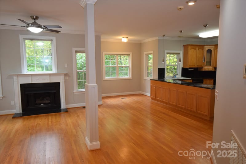 809 Pine Forest Rd, Charlotte, NC 28214