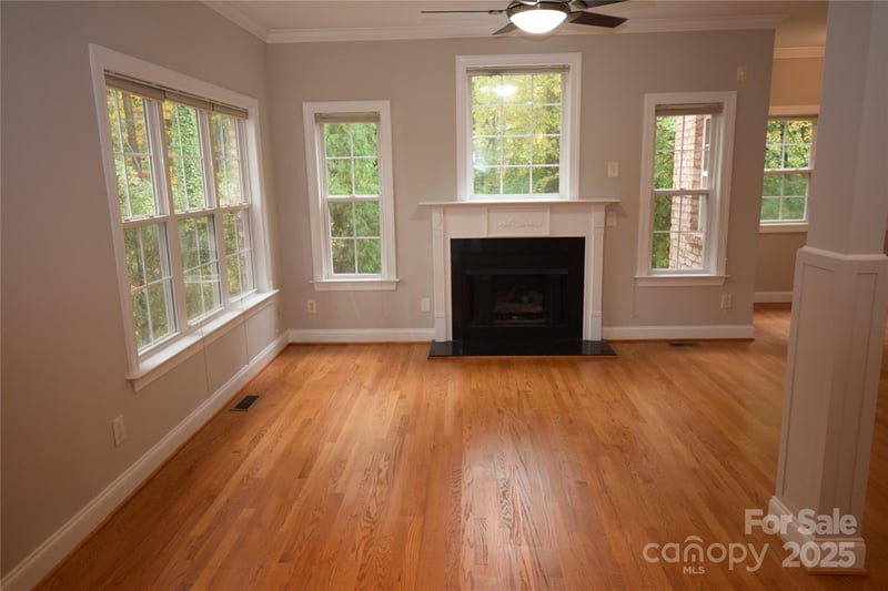 809 Pine Forest Rd, Charlotte, NC 28214