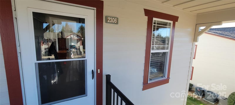 2306 Deermouse Way, Hendersonville, NC 28792