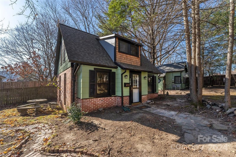103 - 105 Pine St, Black Mountain, NC 28711