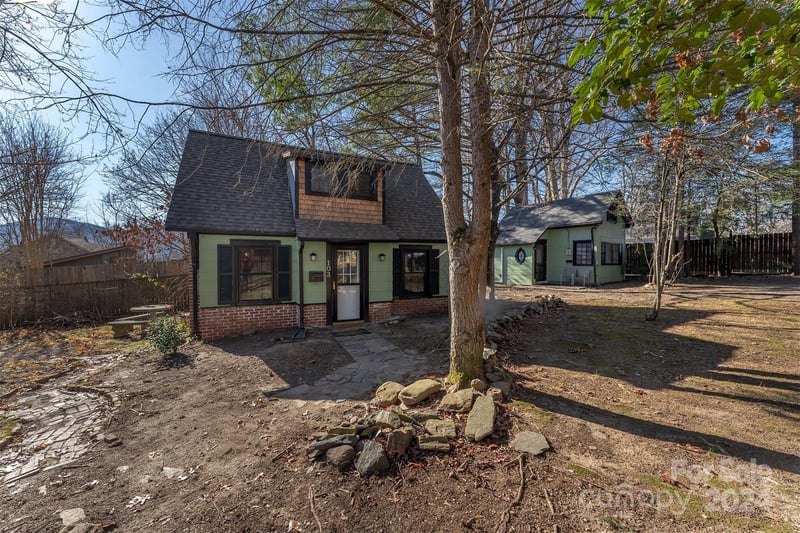 103 - 105 Pine St, Black Mountain, NC 28711