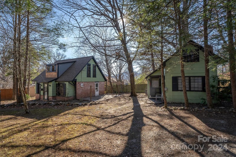 103 - 105 Pine St, Black Mountain, NC 28711