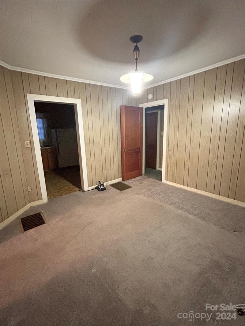 601 Sherman St, Badin, NC 28009