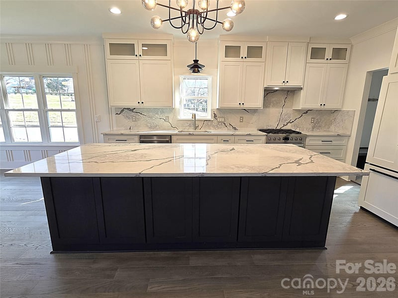 496 19th Avenue Cir, Hickory, NC 28601