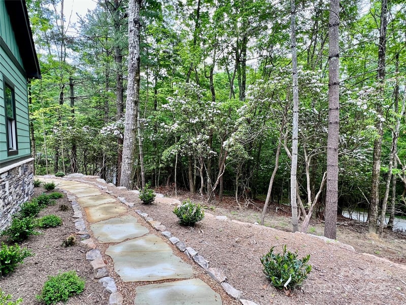397 Soquili Dr, Brevard, NC 28712