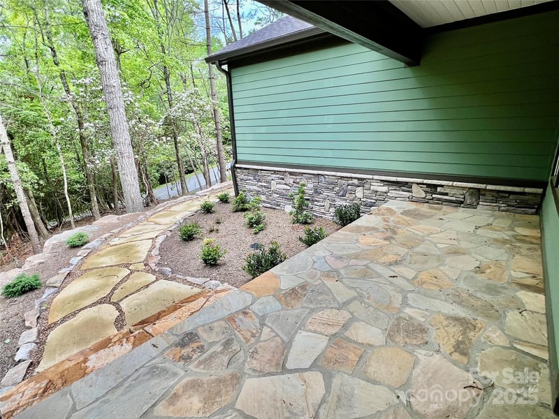 397 Soquili Dr, Brevard, NC 28712
