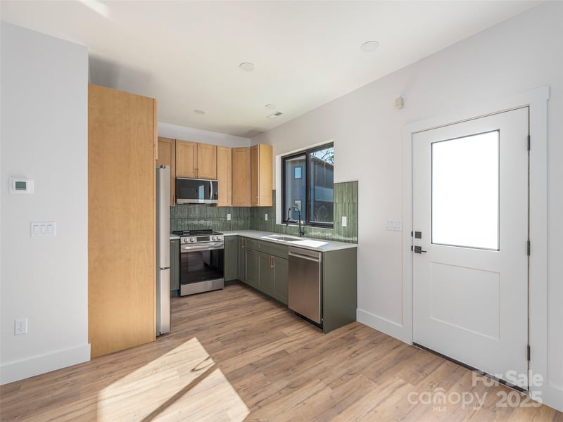 15 Leap Frog Pk, Waynesville, NC 28786