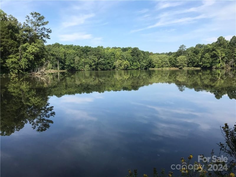2793 Catawba Rd #24, Great Falls, SC 29055