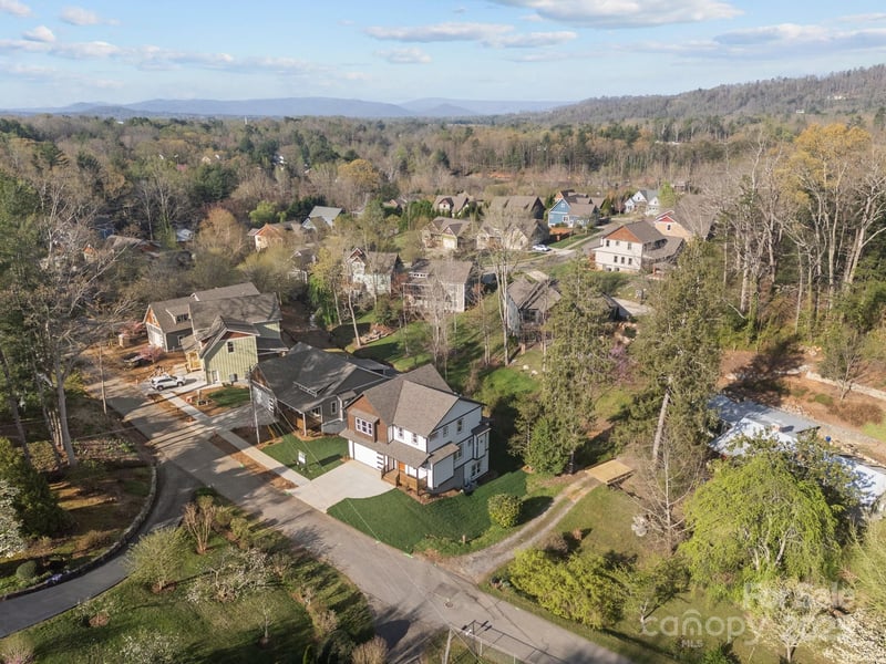 64 Pinedale Rd, Asheville, NC 28805