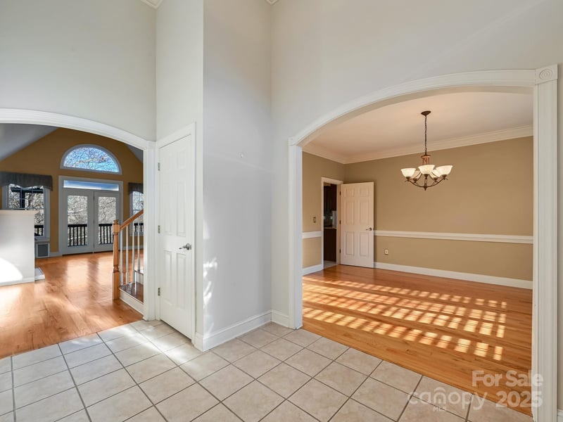7 Round Robin Ln, Mills River, NC 28759