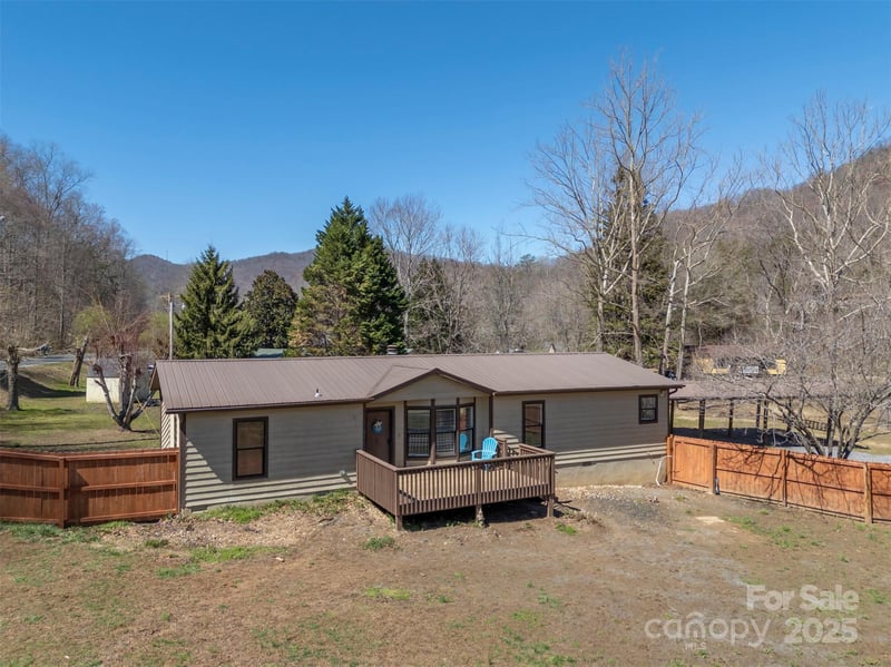 121 Julian Way, Lake Lure, NC 28746