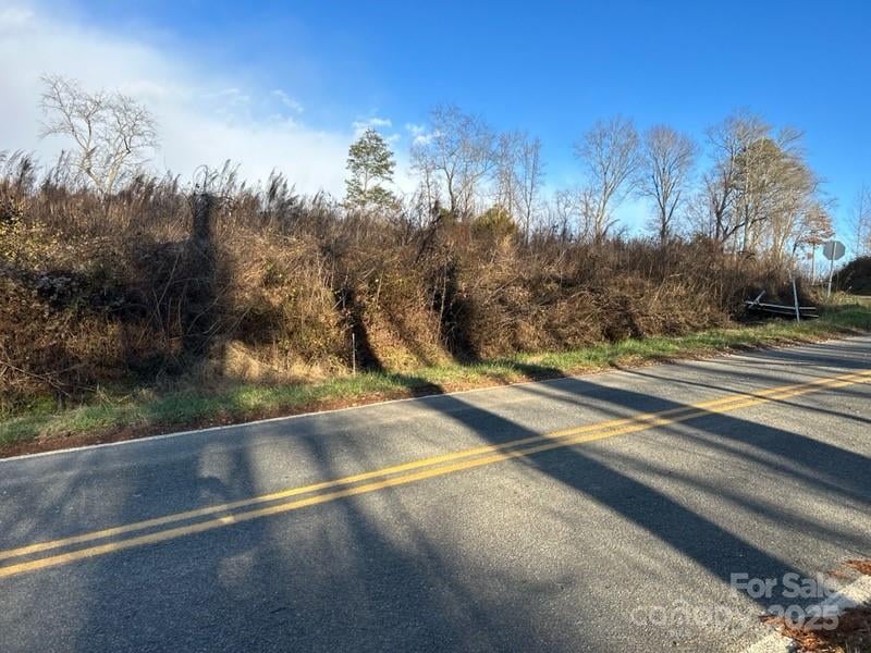 2733 Billings Hill Church Rd, Traphill, NC 28685