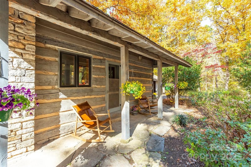 102 Weaver Mill Rd, Columbus, NC 28722