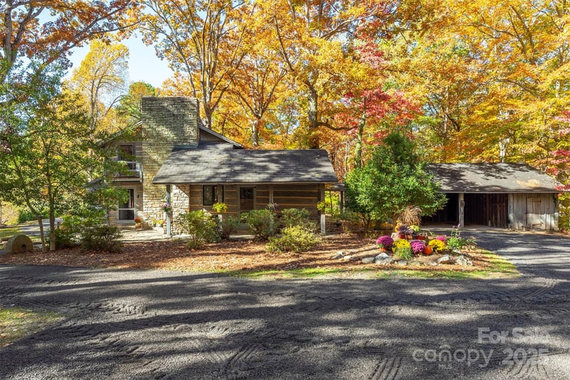 102 Weaver Mill Rd, Columbus, NC 28722