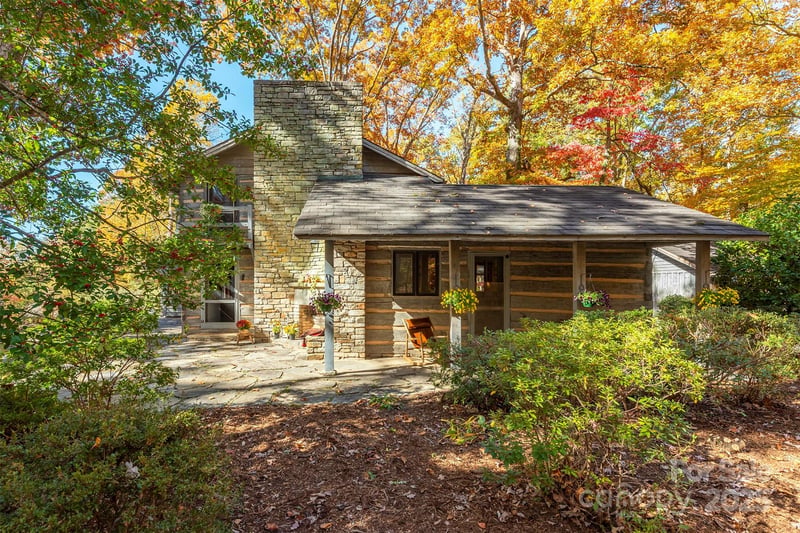 102 Weaver Mill Rd, Columbus, NC 28722