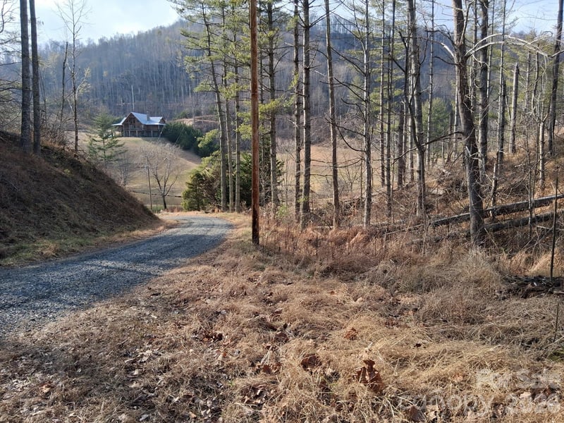 99999 Big Rock Creek Dr, Bakersville, NC 28705