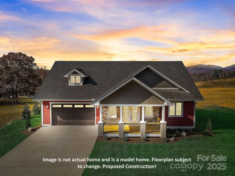 294 Maple Knoll Dr, Hendersonville, NC 28792