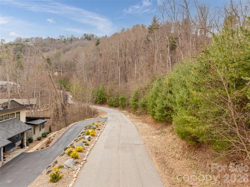74 Longspur Ln, Asheville, NC 28804