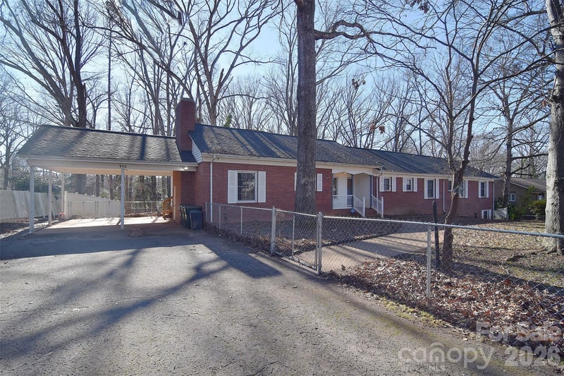 936 23rd Ave, Hickory, NC 28601