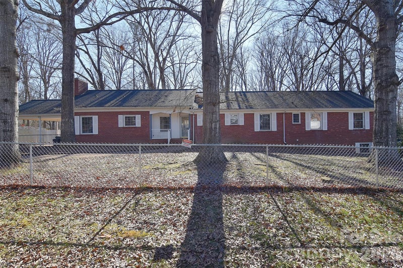 936 23rd Ave, Hickory, NC 28601