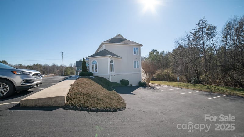 3739 Hickory Blvd, Hudson, NC 28638