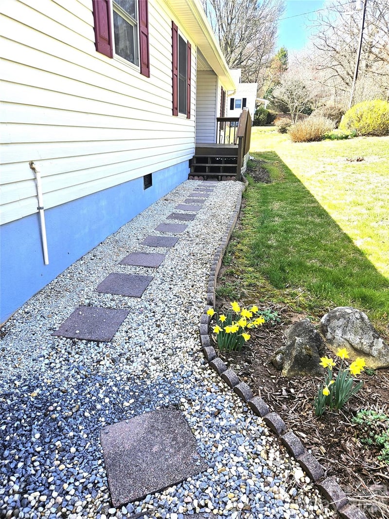 271 Stradley Mountain Rd, Asheville, NC 28806