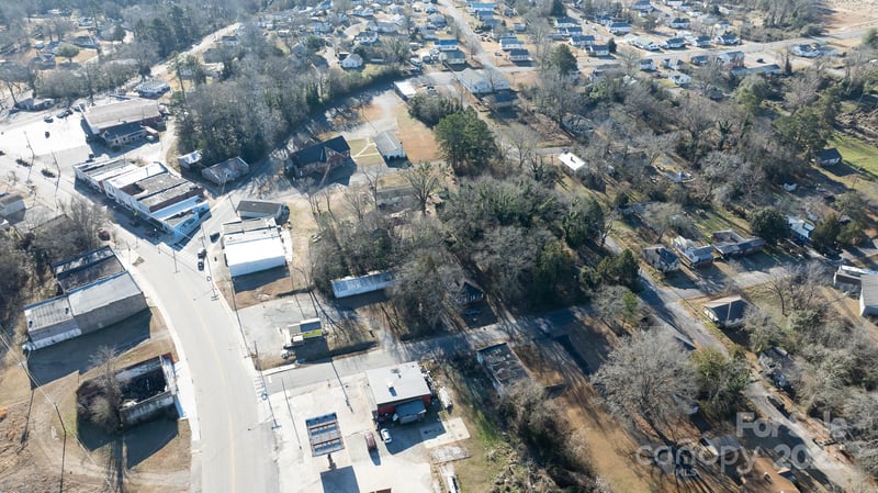 3 Catawba Ave, Great Falls, SC 29055