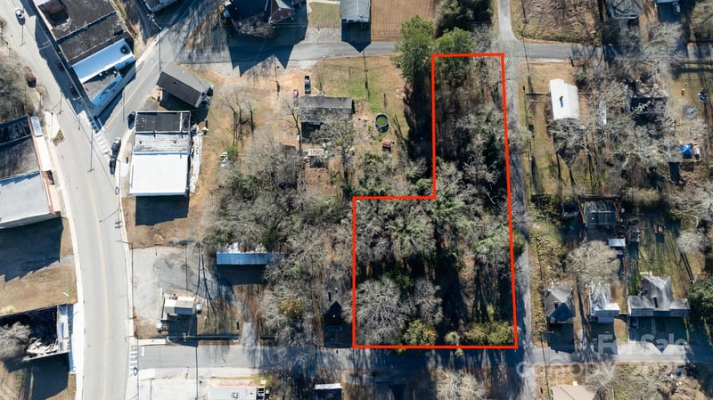 3 Catawba Ave, Great Falls, SC 29055