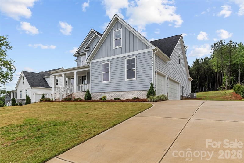 4251 Candlewood Dr, Sherrills Ford, NC 28673