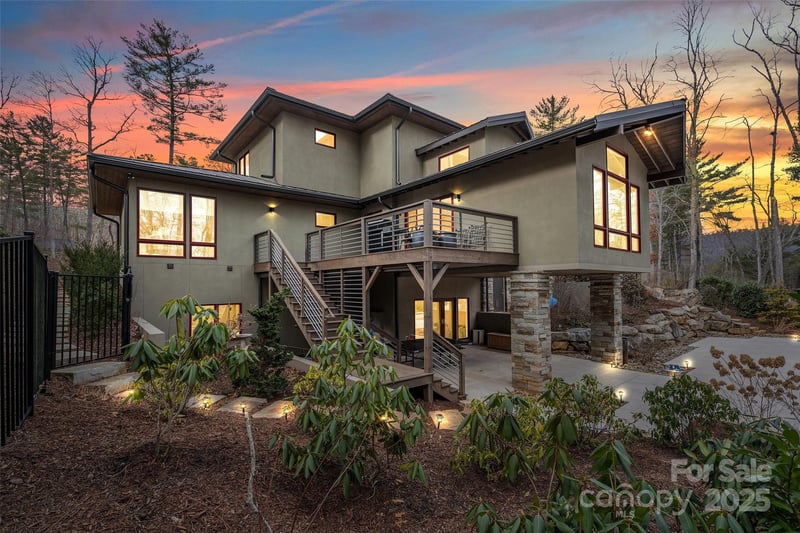 27 Hawberry Ct, Asheville, NC 28805