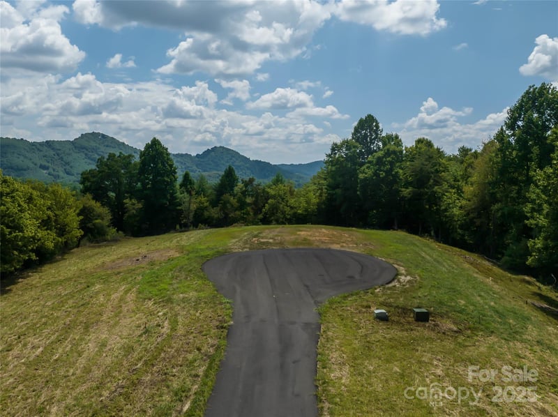 101 Red Maple Rn #1, Marshall, NC 28753