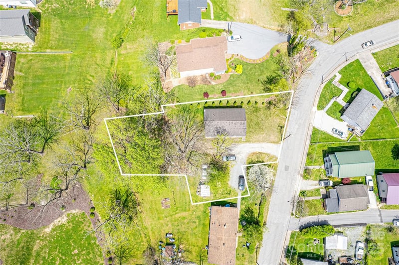 80 Carver St, Brevard, NC 28712