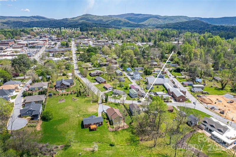 80 Carver St, Brevard, NC 28712