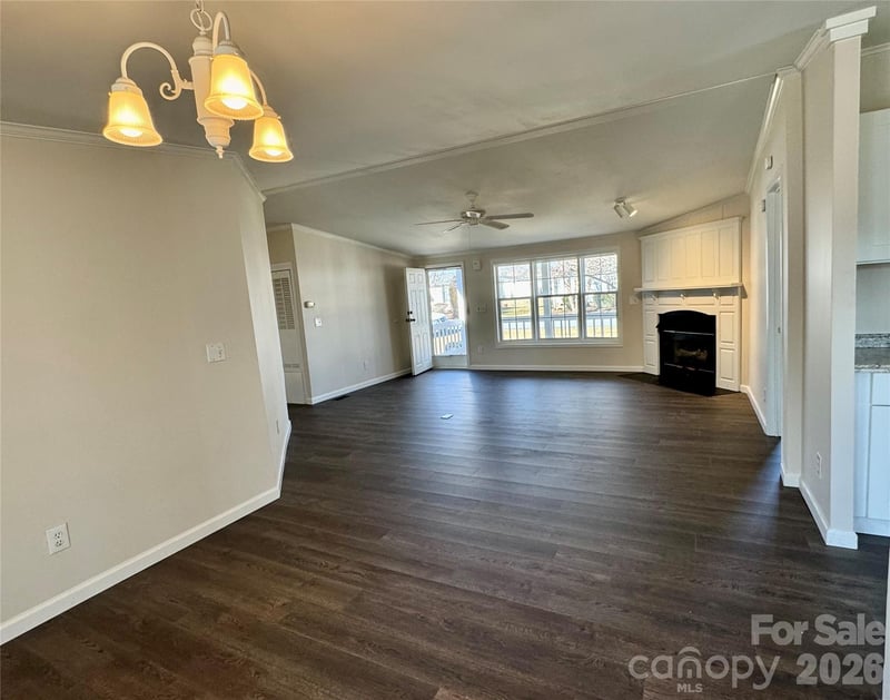 436 Riverwind Dr, Hendersonville, NC 28739