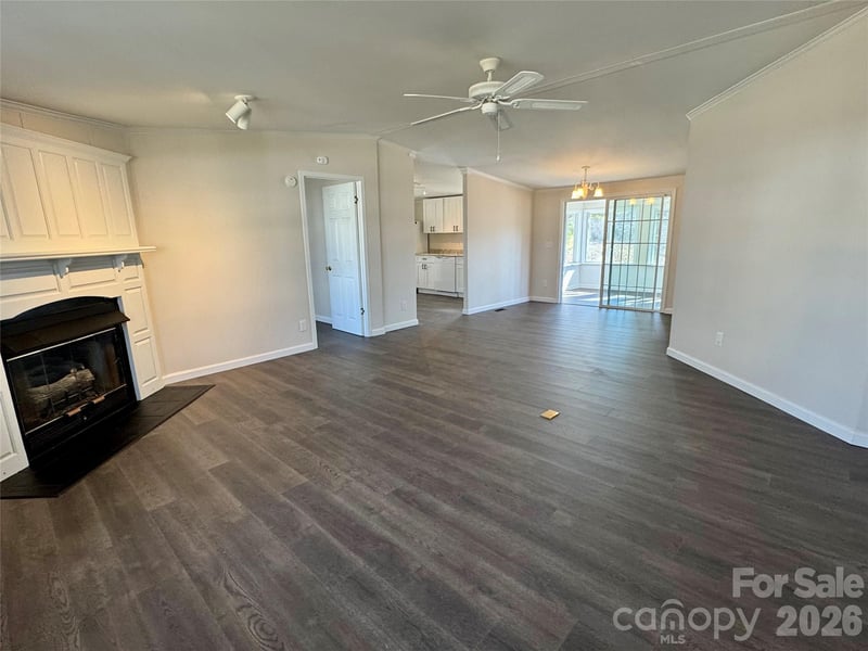 436 Riverwind Dr, Hendersonville, NC 28739