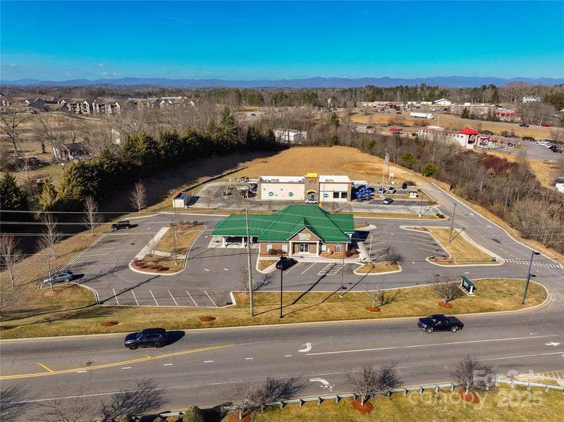 99999 Gill Rd, Weaverville, NC 28787