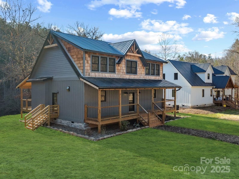124 Light Waters Dr, Cullowhee, NC 28723