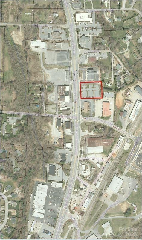 3665 Hendersonville Rd, Asheville, NC 28732