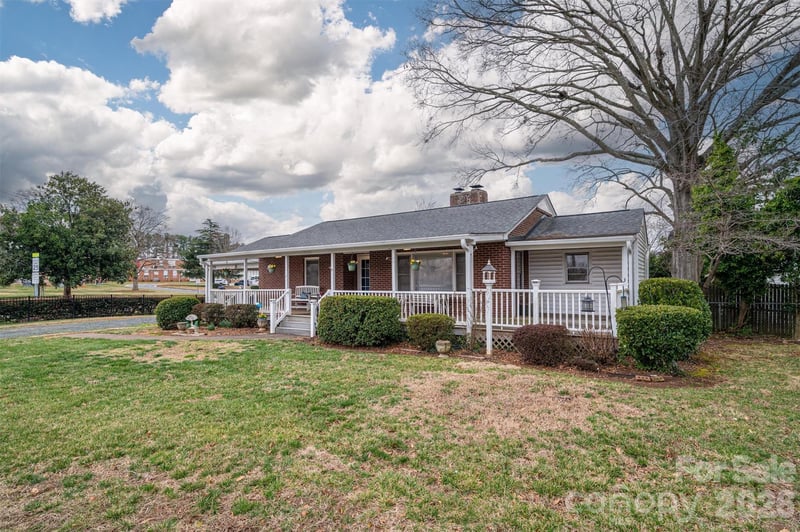 816 South Point Rd, Belmont, NC 28012