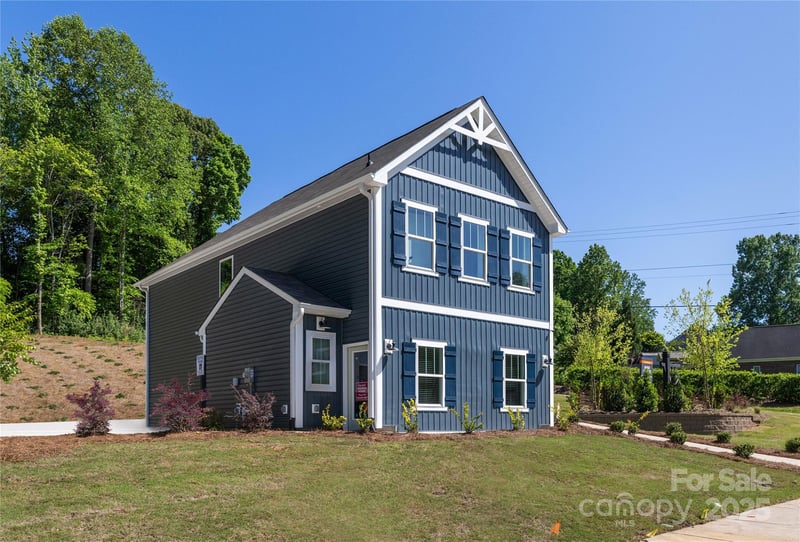 1402 Richmond Dr #1, Lowell, NC 28098