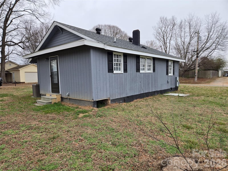 915 Chapel St, Landis, NC 28088