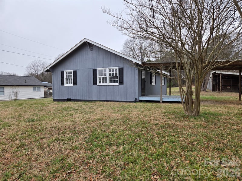 915 Chapel St, Landis, NC 28088