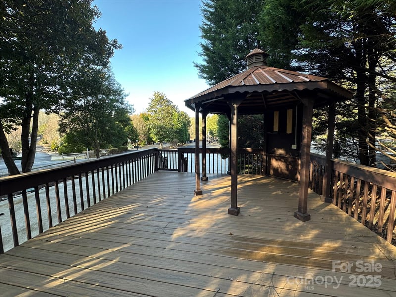 109 Cornell Cir #109, Lake Lure, NC 28746