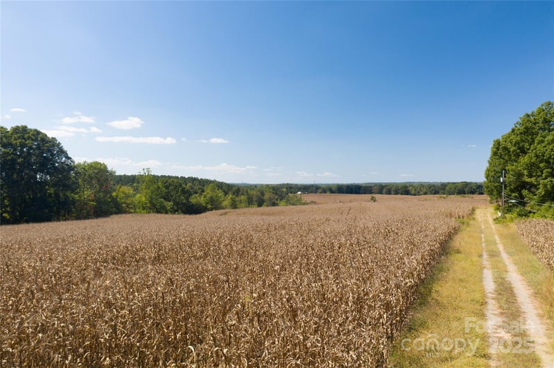 Carriage Rd, Statesville, NC 28677