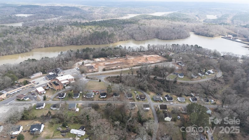 14 Hampton St, Great Falls, SC 29055