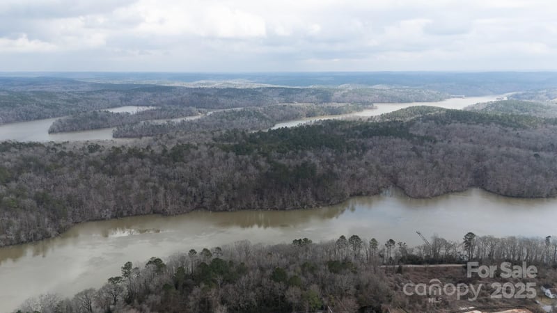 14 Hampton St, Great Falls, SC 29055