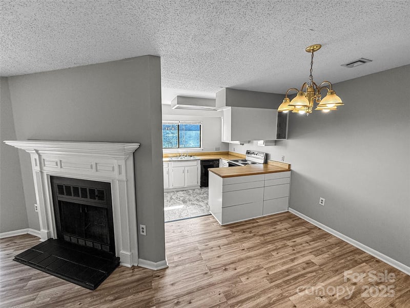 4824 Spring Lake Dr #E, Charlotte, NC 28212